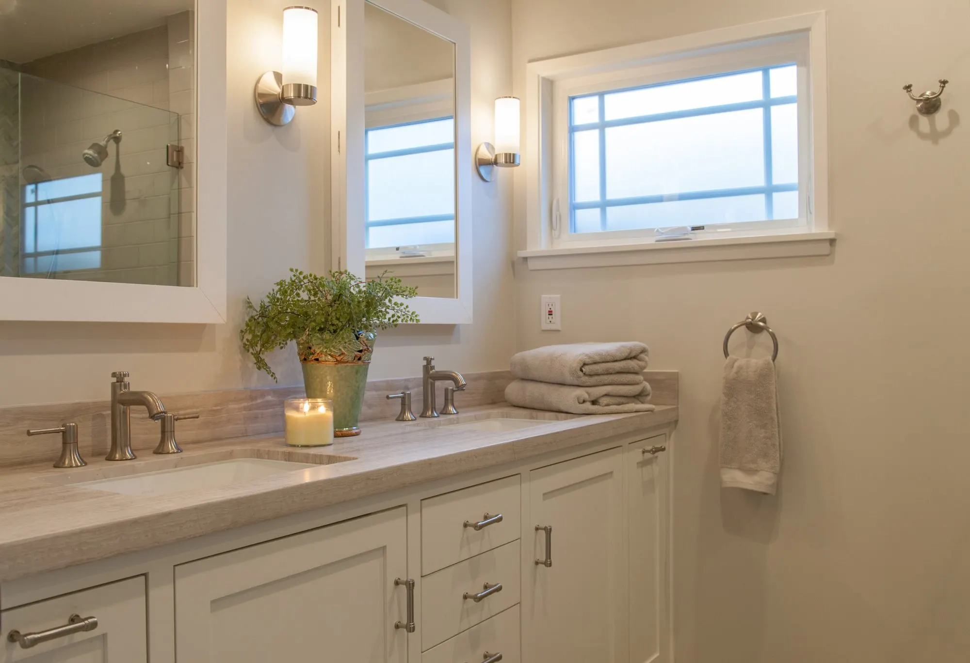 Sherman Oaks Modern Bathroom bathroom, photo 1