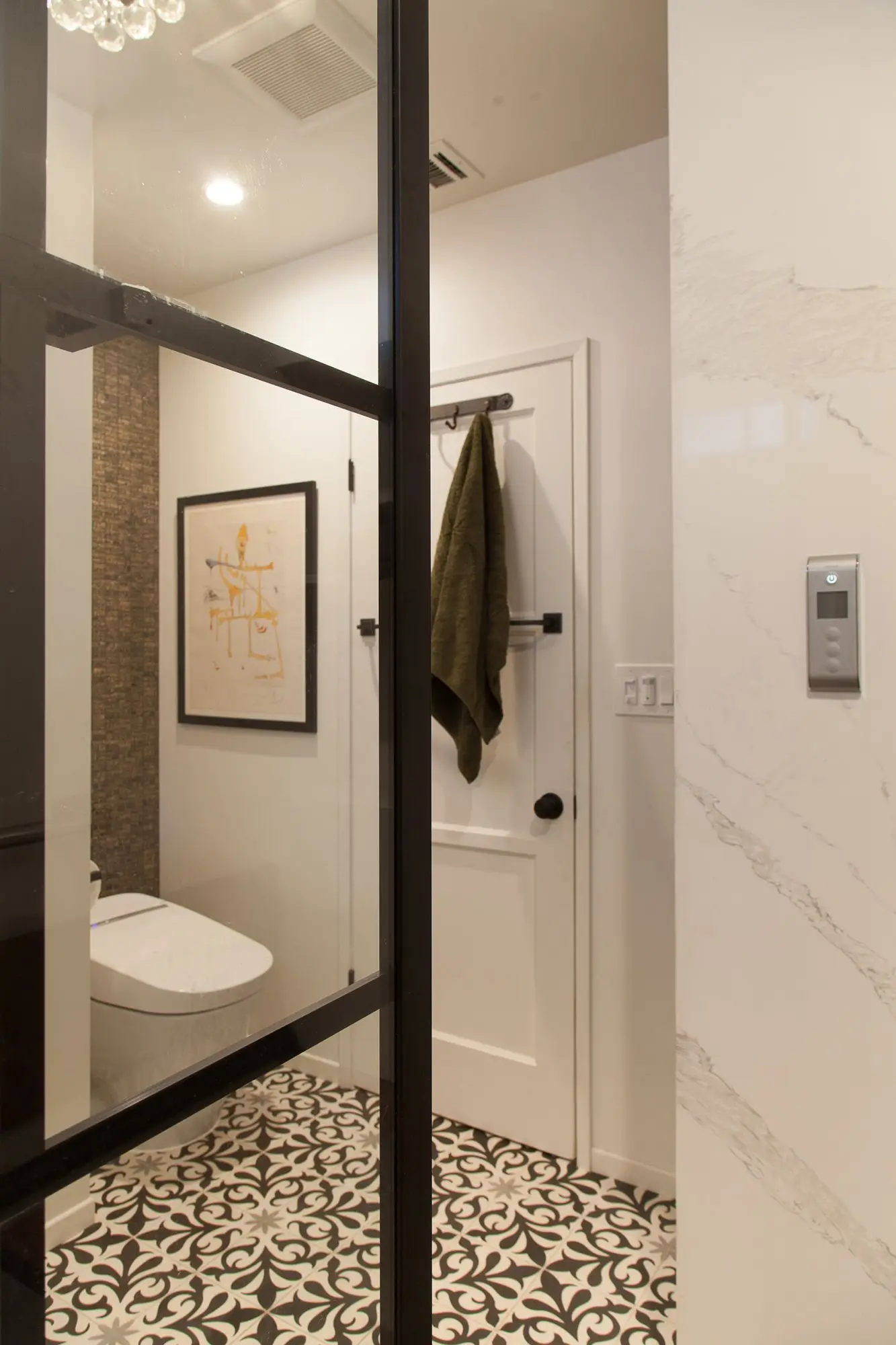 Eclectic West Los Angeles Bathroom, photo 6