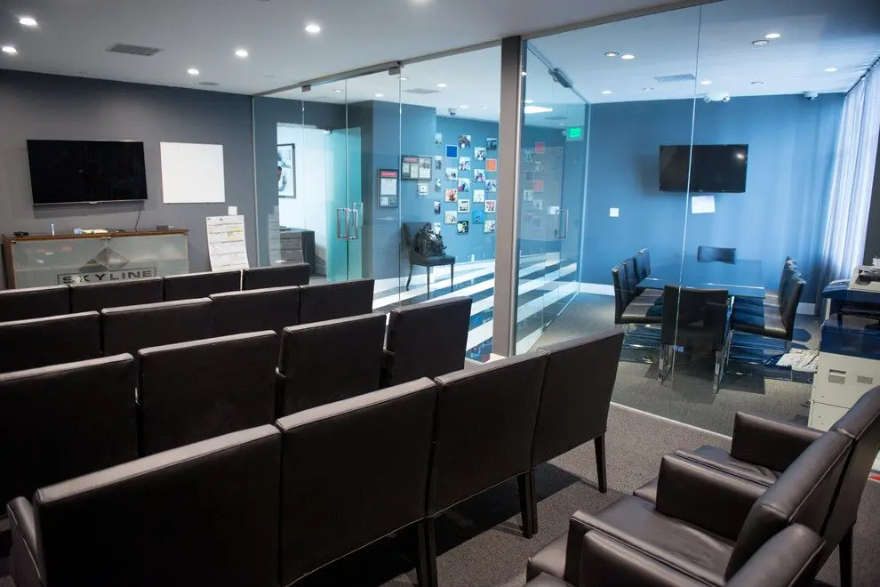 Skyline Contemporary Space home office, photo 6