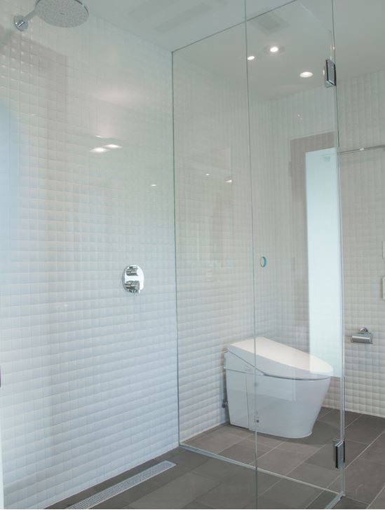 Contemporary Santa Monica Bathrooms, photo 7