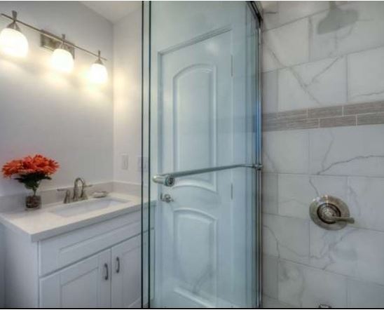 Transitional Marina Del Rey Home, photo 8