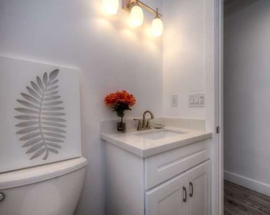 Transitional Marina Del Rey Home, photo 9