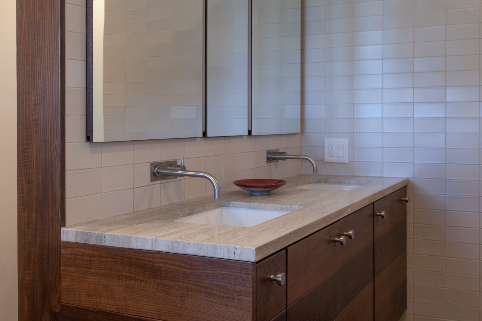 Pacific Palisades Master Bathroom, photo 5